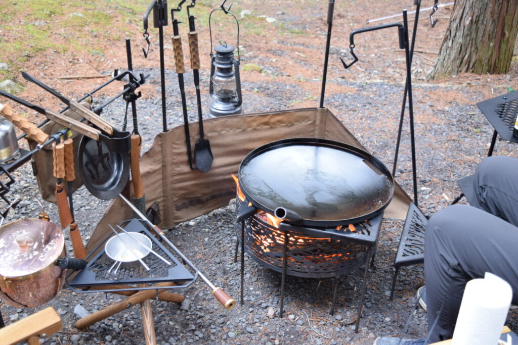 焚き火周りにおすすめサイドテーブル | 焚き火side standのレビュー・口コミ - CAMPIC GEAR