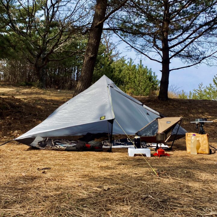 外が見える開放感がクセになる、ボトムネットがついたソロ用タープ！ | Deschutes Plus Tarpのレビュー・口コミ - CAMPIC  GEAR